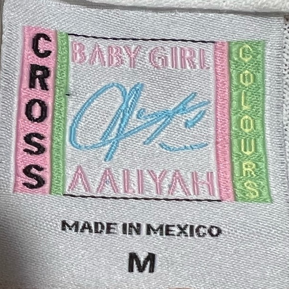 Aaliyah Baby Girl Cross Colours Graphic T-shirt Adult Oversized Medium NWOT. - Picture 4 of 4